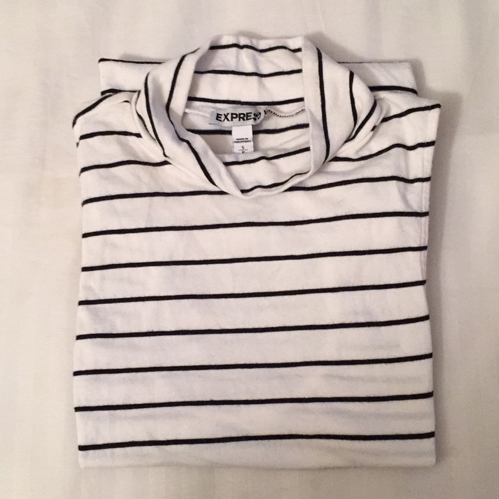 Express One Eleven Ribbed Mock Neck. NWOT 👌🏽 - Picture 4 of 4